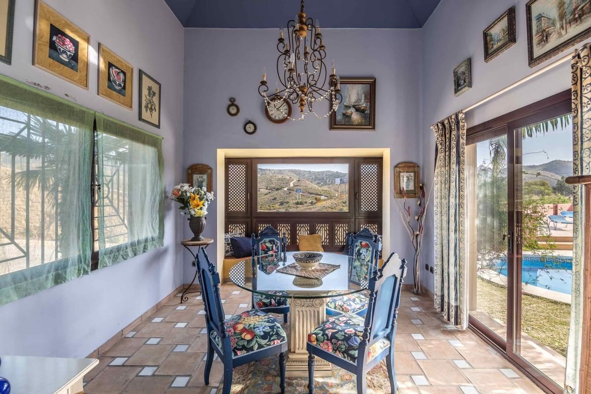 4 quarto Moradia para arrendamento para férias em Marbella com piscina Garagem - 4 500 € (Ref: 9806859)