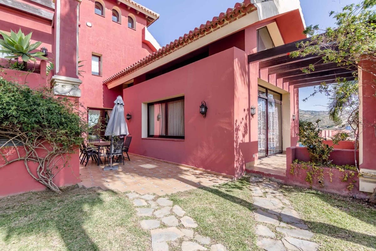 4 quarto Moradia para arrendamento para férias em Marbella com piscina Garagem - 4 500 € (Ref: 9806859)