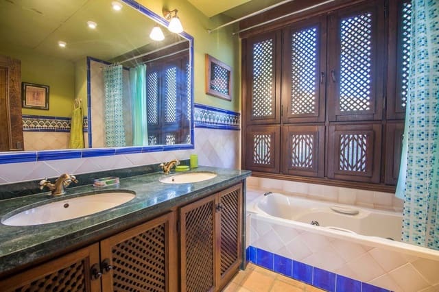 4 camera da letto Villa da affitare come casa vacanza in Hacienda Las Chapas, Marbella con piscina garage - 4.500 € (Rif: 9806859)