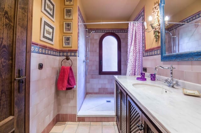 4 camera da letto Villa da affitare come casa vacanza in Hacienda Las Chapas, Marbella con piscina garage - 4.500 € (Rif: 9806859)