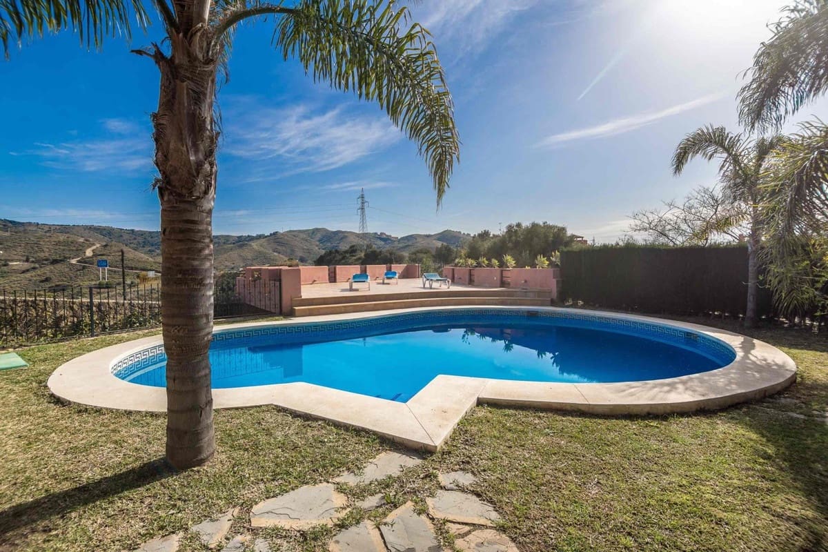 4 quarto Moradia para arrendamento para férias em Marbella com piscina Garagem - 4 500 € (Ref: 9806859)