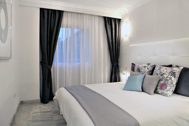 2 bedroom Apartment for rent in Nueva Andalucia, Marbella with pool garage - € 1,750 (Ref: 9806860)