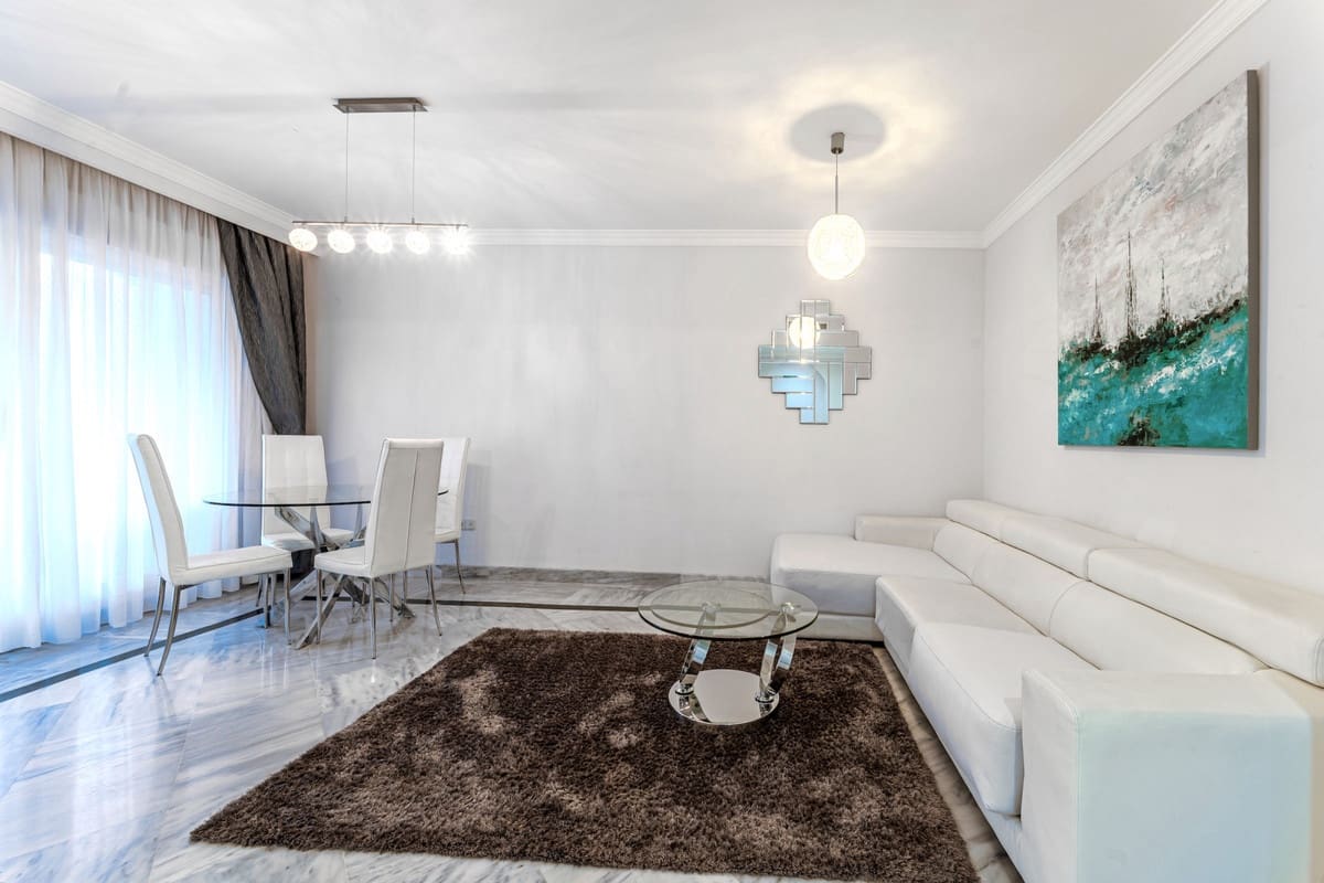 2 bedroom Apartment for rent in Nueva Andalucia with pool garage - € 1,750 (Ref: 9806860)