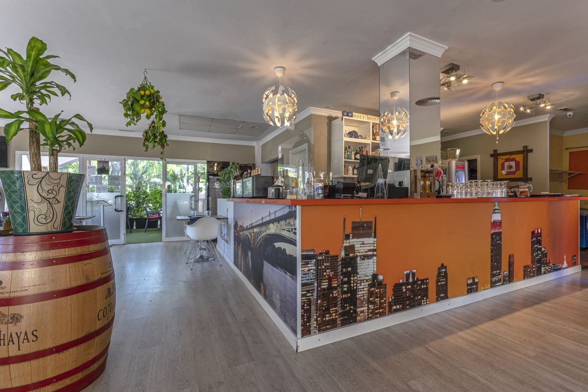 2 bedroom Apartment for rent in Nueva Andalucia with pool garage - € 1,750 (Ref: 9806860)