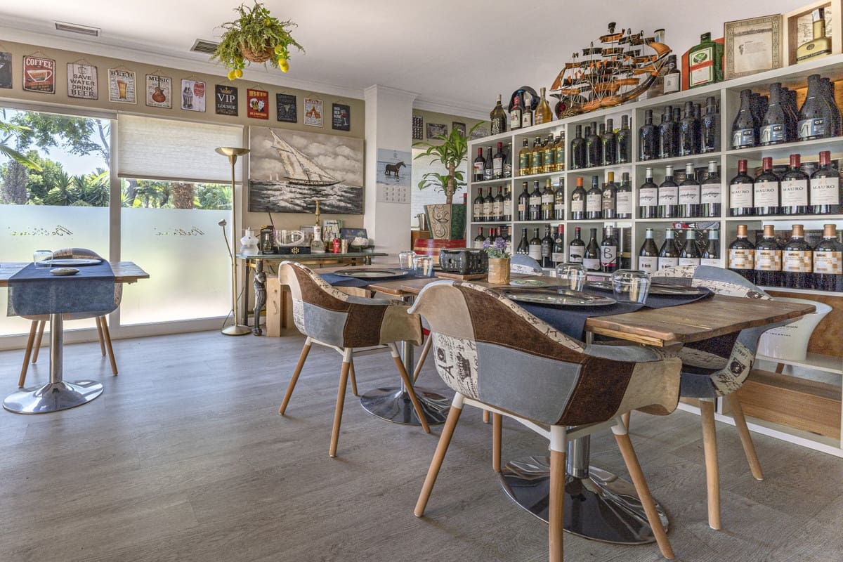 2 bedroom Apartment for rent in Nueva Andalucia with pool garage - € 1,750 (Ref: 9806860)