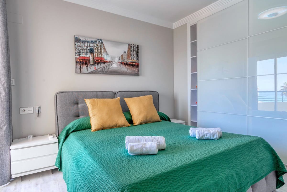 Apartamento de 2 habitaciones en Marbella en alquiler vacacional con piscina garaje - 1.200 € (Ref: 9806862)