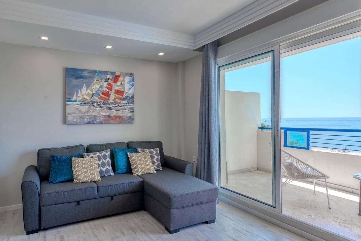 Apartamento de 2 habitaciones en Marbella en alquiler vacacional con piscina garaje - 1.200 € (Ref: 9806862)