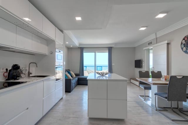 Apartamento de 2 habitaciones en Marbella en alquiler vacacional con piscina garaje - 1.200 € (Ref: 9806862)