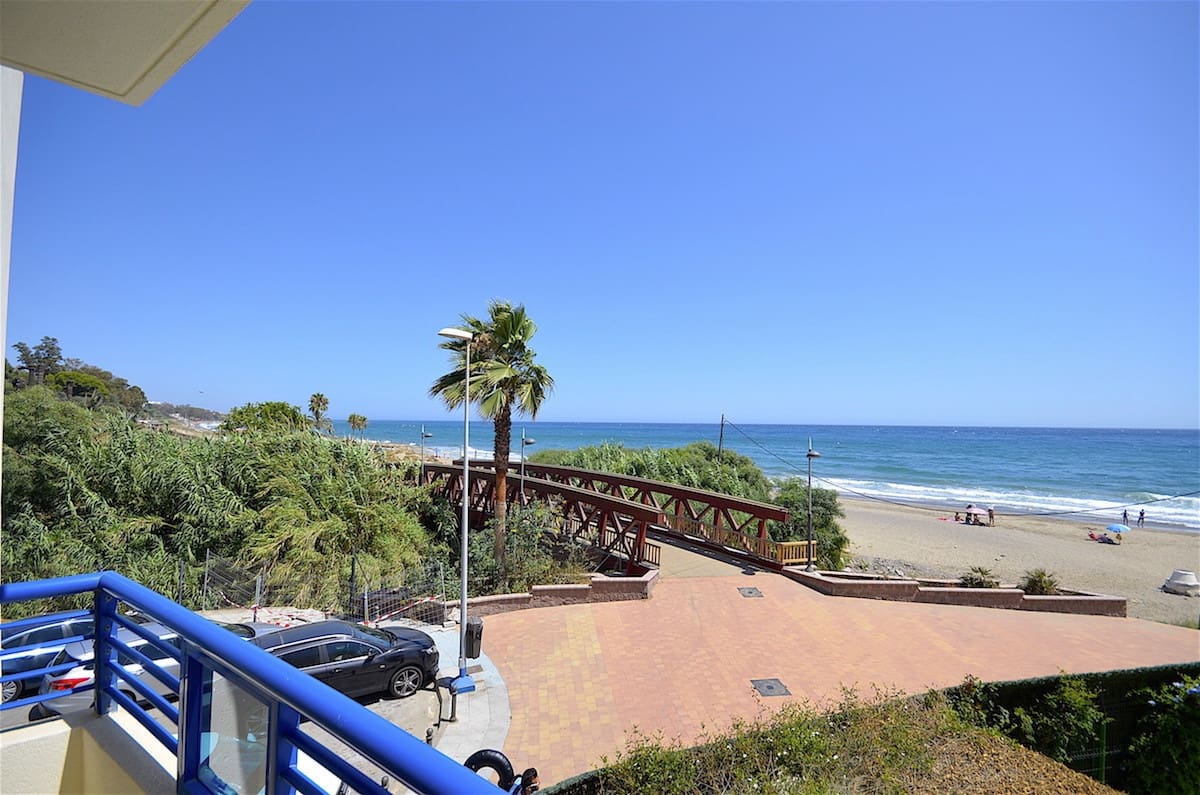 Apartamento de 2 habitaciones en Marbella en alquiler vacacional con piscina garaje - 1.200 € (Ref: 9806862)