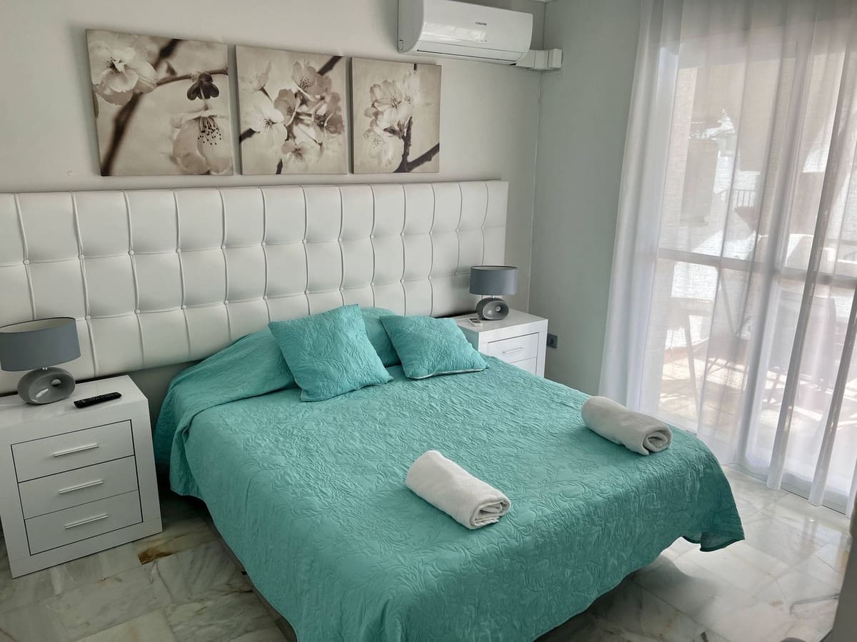 2 slaapkamer Penthouse voor vakantieverhuur in La Reserva met zwembad - € 700 (Ref: 9806863)