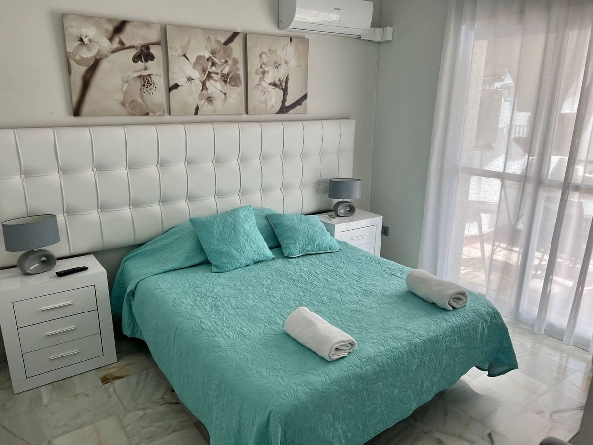 2 slaapkamer Penthouse voor vakantieverhuur in La Reserva met zwembad - € 700 (Ref: 9806863)