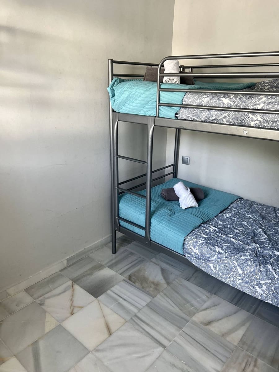 2 slaapkamer Penthouse voor vakantieverhuur in La Reserva met zwembad - € 700 (Ref: 9806863)