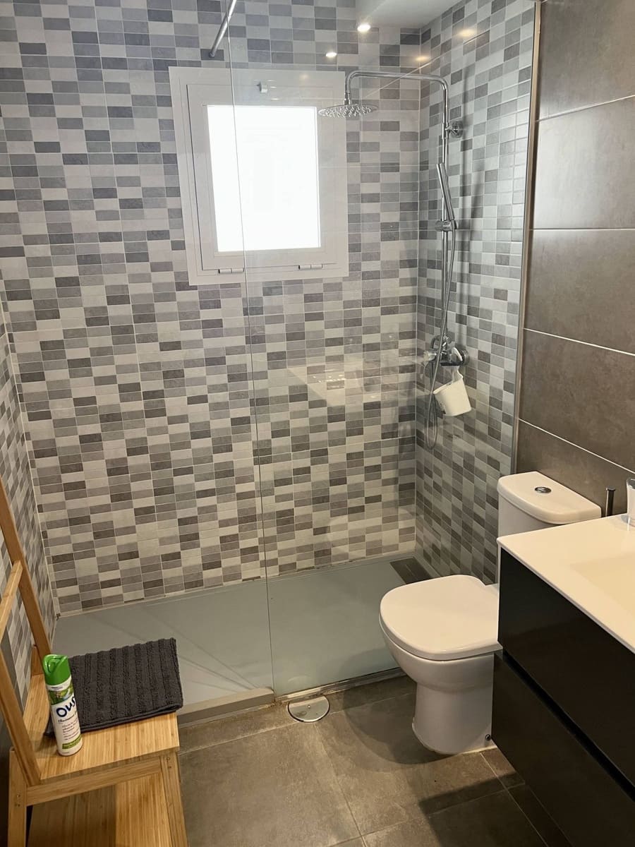 2 slaapkamer Penthouse voor vakantieverhuur in La Reserva met zwembad - € 700 (Ref: 9806863)