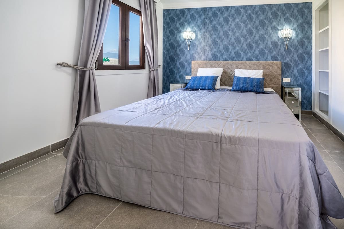 Apartamento de 2 habitaciones en Puerto Banus en alquiler vacacional - 900 € (Ref: 9806864)