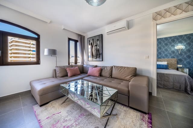 Apartamento de 2 habitaciones en Puerto Banus, Marbella en alquiler vacacional - 900 € (Ref: 9806864)