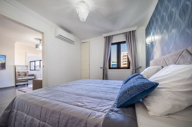 Apartamento de 2 habitaciones en Puerto Banus, Marbella en alquiler vacacional - 900 € (Ref: 9806864)