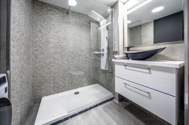 Apartamento de 2 habitaciones en Puerto Banus, Marbella en alquiler vacacional - 900 € (Ref: 9806864)