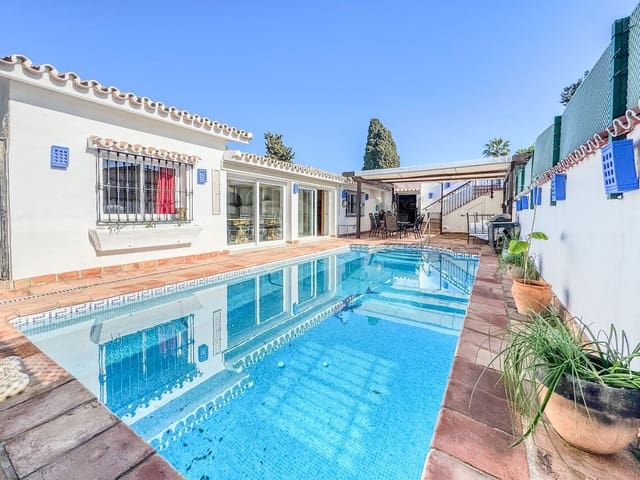 4 chambre Villa/Maison à vendre à Costalita, Estepona avec piscine garage - 900 000 € (Ref: 9809328)