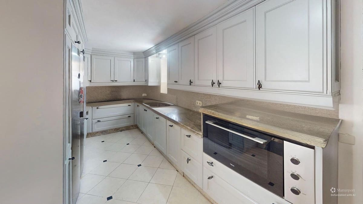 4 bedroom Villa for sale in Costalita with pool garage - € 900,000 (Ref: 9809328)