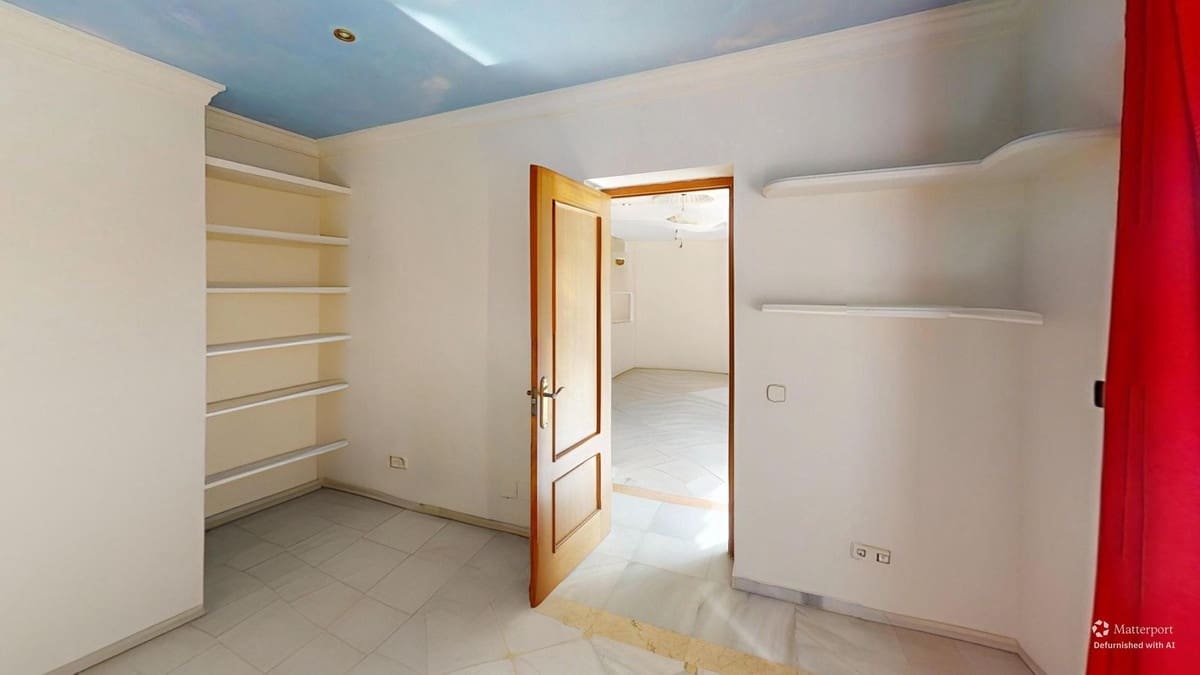 4 bedroom Villa for sale in Costalita with pool garage - € 900,000 (Ref: 9809328)