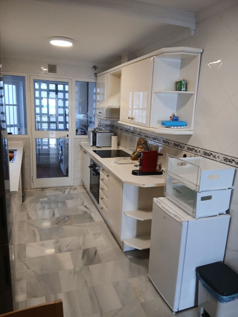 5 chambre Appartement à vendre à Estepona - 750 000 € (Ref: 9809335)