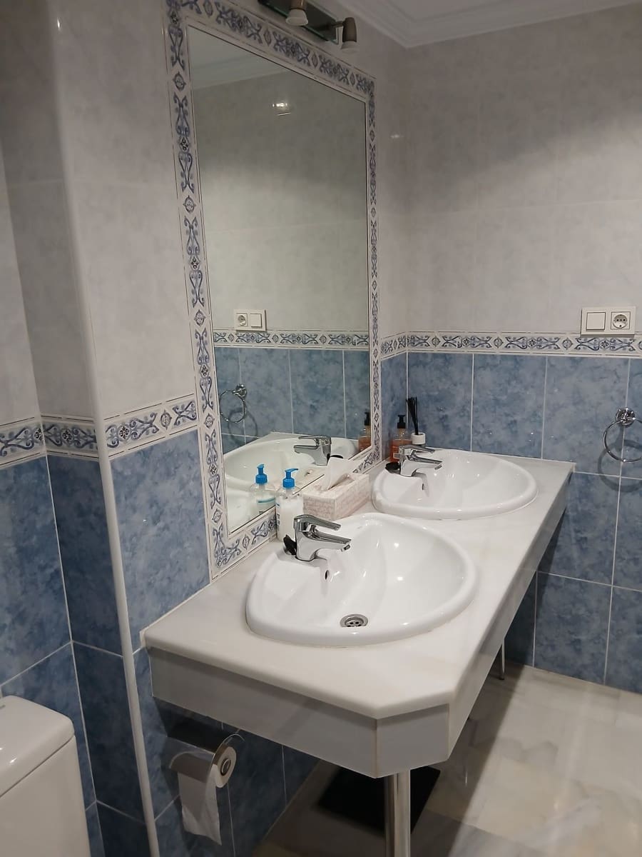 5 chambre Appartement à vendre à Estepona - 750 000 € (Ref: 9809335)