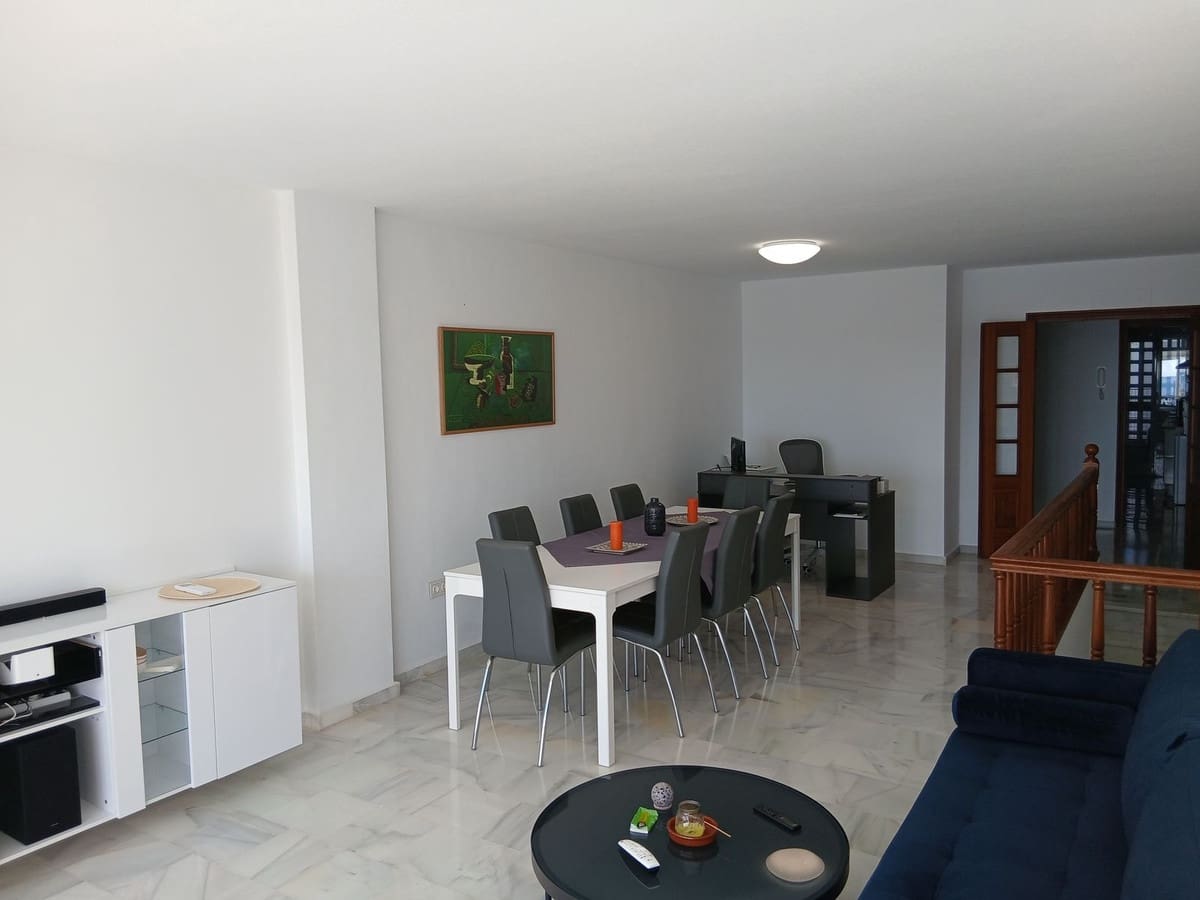 5 chambre Appartement à vendre à Estepona - 750 000 € (Ref: 9809335)