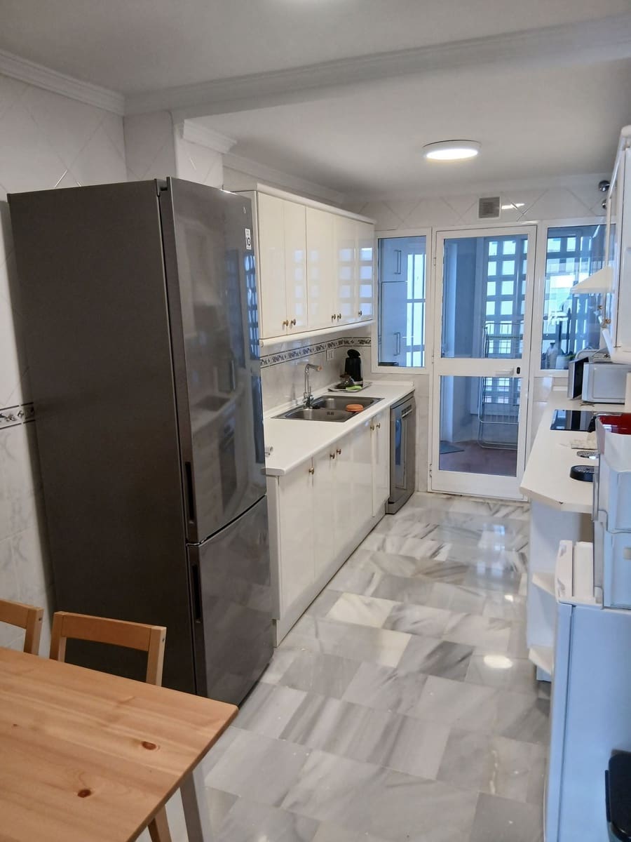 5 chambre Appartement à vendre à Estepona - 750 000 € (Ref: 9809335)