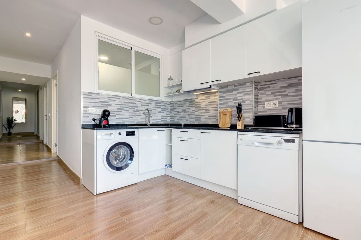 5 chambre Appartement à vendre à Estepona - 750 000 € (Ref: 9809335)