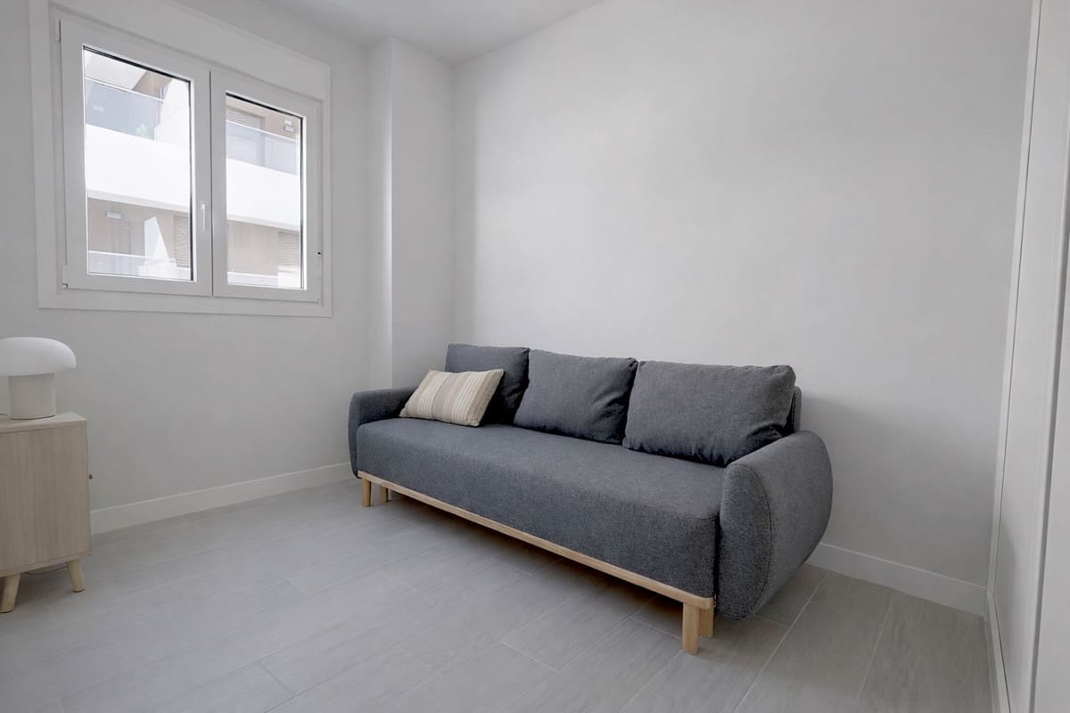 2 slaapkamer Penthouse te koop in Estepona met zwembad garage - € 450.000 (Ref: 9809337)