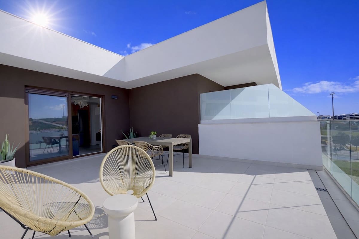 2 slaapkamer Penthouse te koop in Estepona met zwembad garage - € 450.000 (Ref: 9809337)