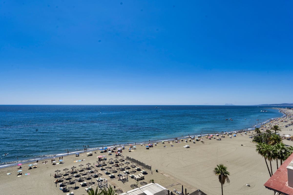 2 slaapkamer Penthouse te koop in Estepona met garage - € 1.550.000 (Ref: 9809338)