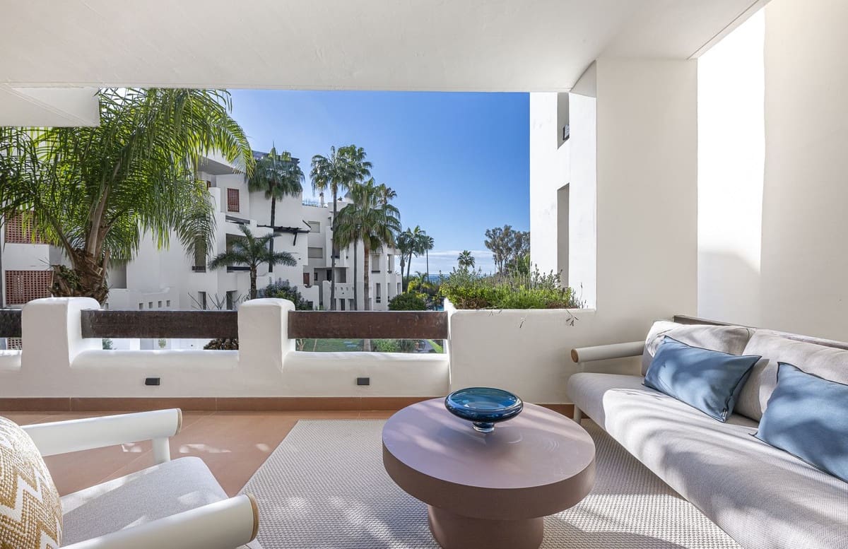 3 Zimmer Apartment zu verkaufen in Estepona mit Pool Garage - 1.895.000 € (Ref: 9827793)