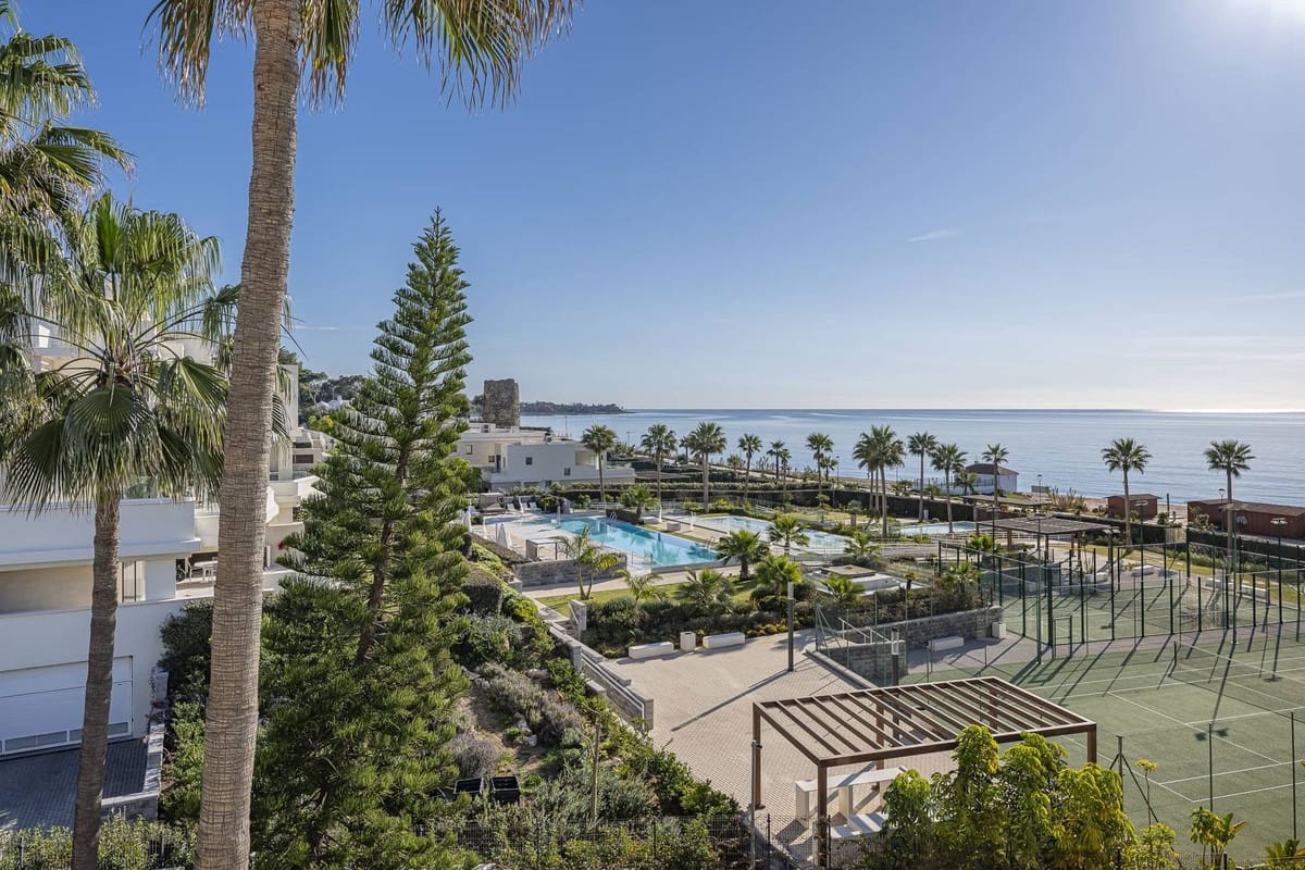 3 Zimmer Apartment zu verkaufen in Estepona mit Pool Garage - 1.895.000 € (Ref: 9827793)
