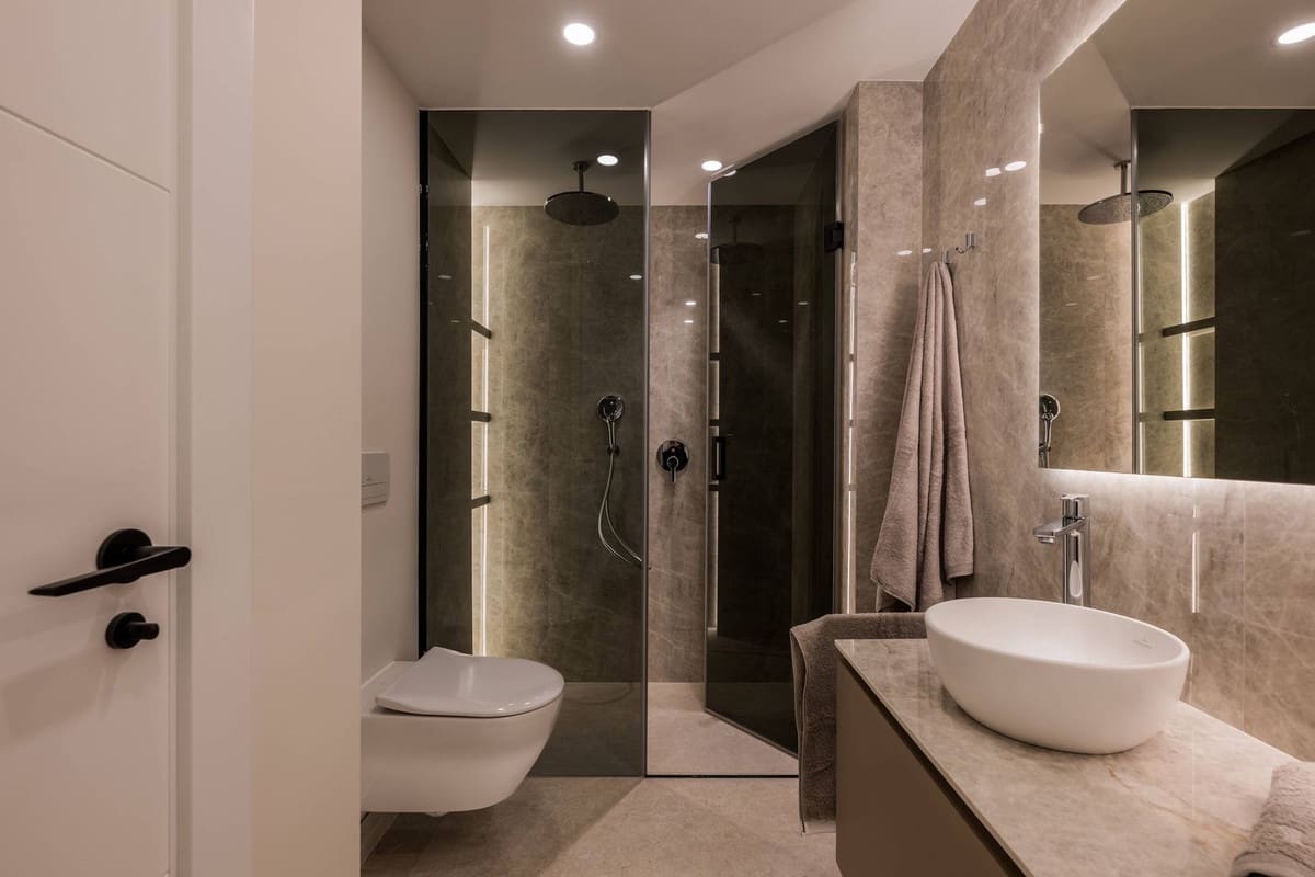 3 bedroom Apartment for sale in Estepona with pool garage - € 1,495,000 (Ref: 9832904)