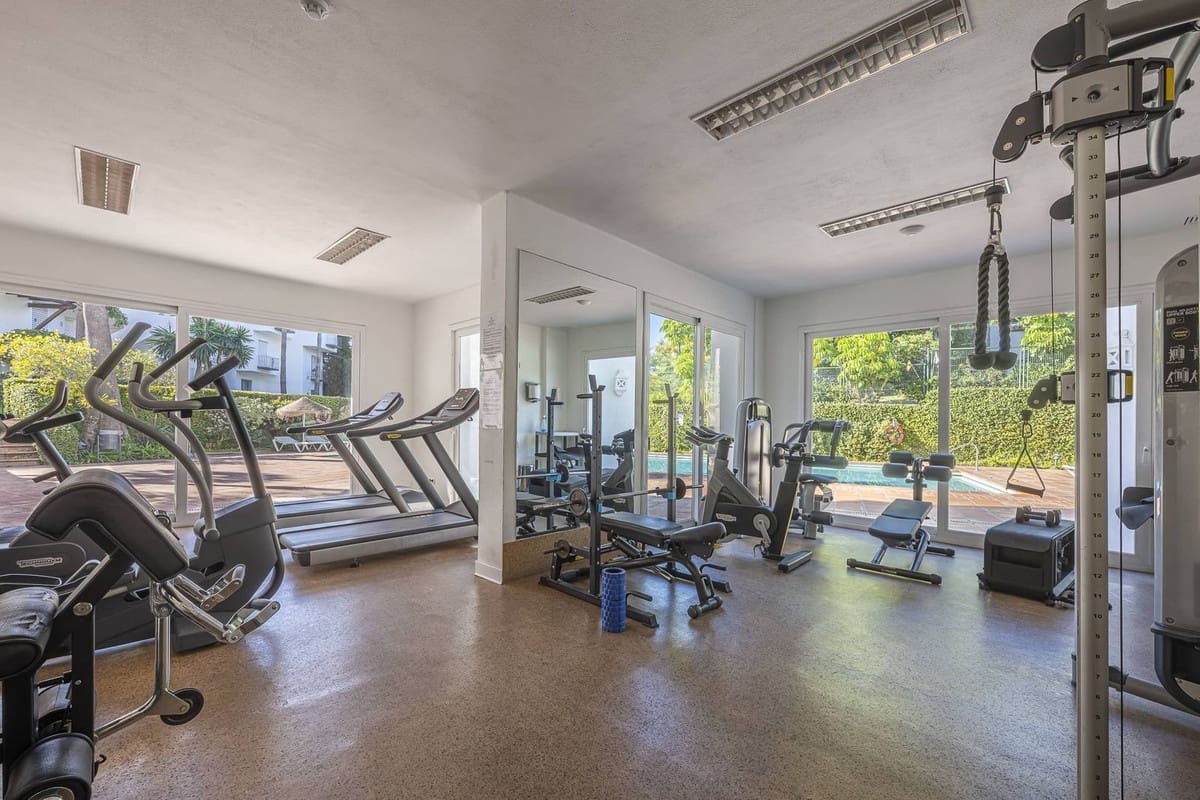 3 bedroom Apartment for sale in Estepona with pool - € 2,995,000 (Ref: 9872420)