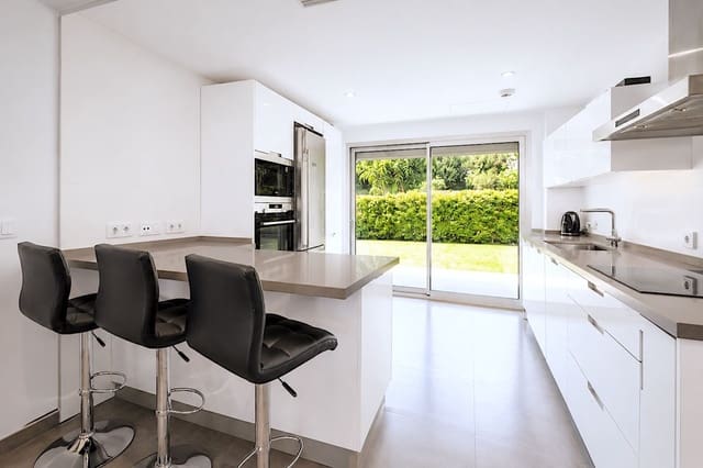 3 soveværelse Lejlighed til salg i Málaga by med swimmingpool garage - € 925.000 (Ref: 9879553)