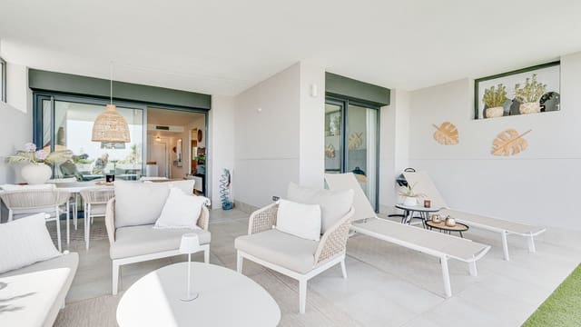 Apartamento de 2 habitaciones en Manilva en venta con piscina garaje - 450.000 € (Ref: 10005896)