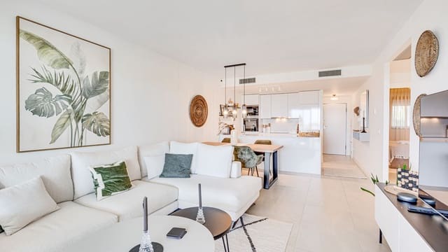 Apartamento de 2 habitaciones en Manilva en venta con piscina garaje - 450.000 € (Ref: 10005896)