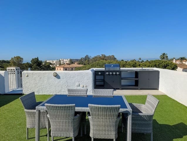 3 soverom Penthouse til salgs i New Golden Mile, Estepona med svømmebasseng garasje - € 599 000 (Ref: 10005904)
