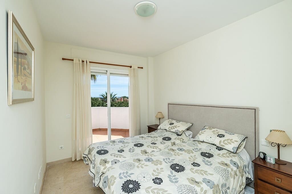 2 soverom Leilighet til salgs i Marbella med svømmebasseng garasje - € 650 000 (Ref: 10005906)