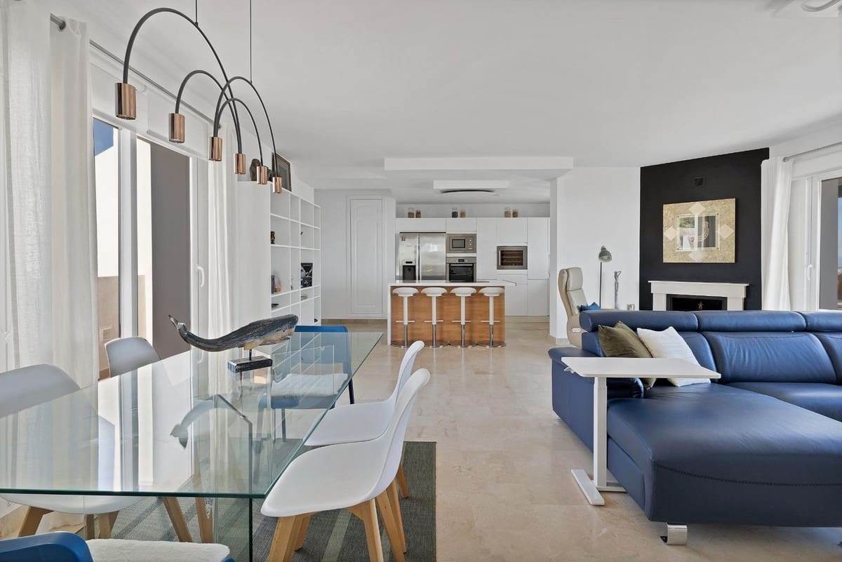 2 soveværelse Penthouse til salg i Calahonda med swimmingpool garage - € 735.000 (Ref: 10005907)