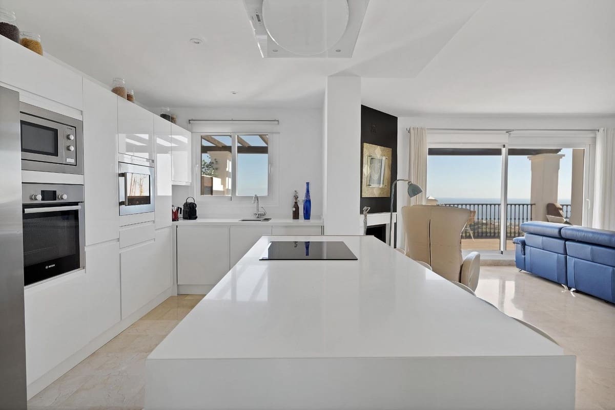 2 soveværelse Penthouse til salg i Calahonda med swimmingpool garage - € 735.000 (Ref: 10005907)