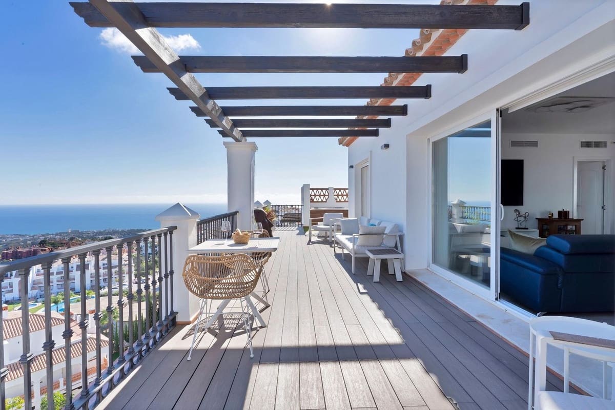 2 soveværelse Penthouse til salg i Calahonda med swimmingpool garage - € 735.000 (Ref: 10005907)
