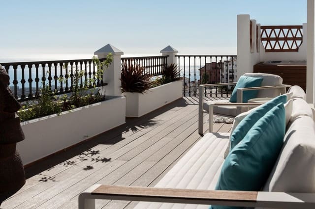2 soveværelse Penthouse til salg i Calahonda, Mijas med swimmingpool garage - € 735.000 (Ref: 10005907)