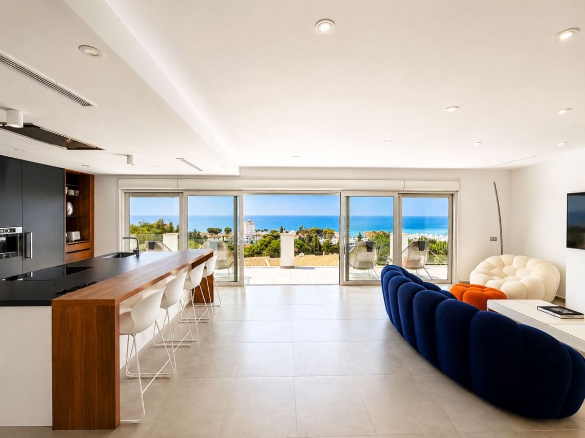 4 soveværelse Villa til salg i La Cala de Mijas med swimmingpool garage - € 2.095.000 (Ref: 10006707)