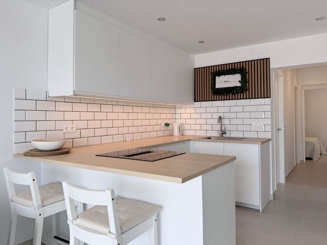 Apartamento de 2 habitaciones en Riviera del Sol, Mijas en venta con piscina - 395.000 € (Ref: 10006709)