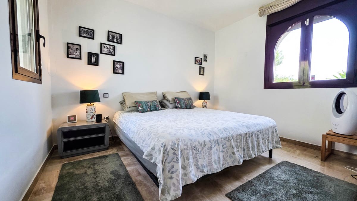3 soverom Leilighet til salgs i Casares med svømmebasseng garasje - € 399 000 (Ref: 10006711)