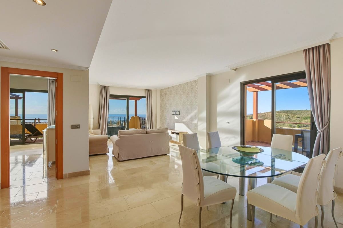 2 Zimmer Penthouse zu verkaufen in Benahavis mit Pool - 630.000 € (Ref: 10011656)