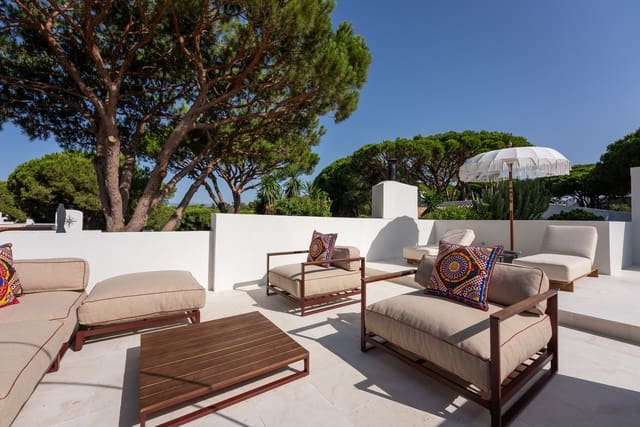 4 Zimmer Villa zu verkaufen in Calahonda, Mijas mit Pool - 1.925.000 € (Ref: 10011665)